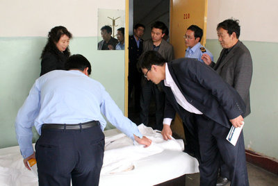 張家川縣開展學(xué)校食堂食品安全專項檢查 保障師生飲食健康